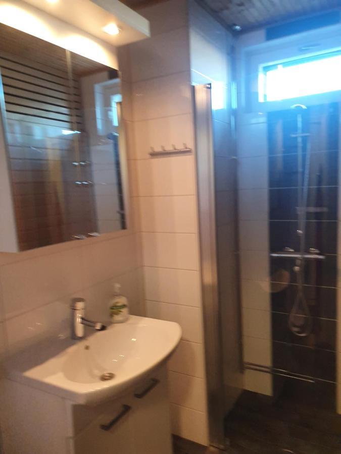 Moderni, Viihtyisae Pikkukaksio Saunalla Pori Exterior foto